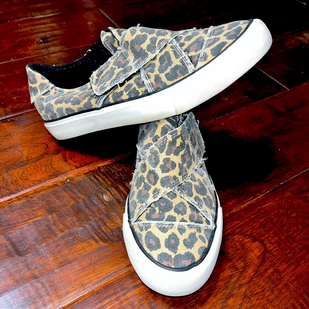 Gypsy jazz boutique style sneaker